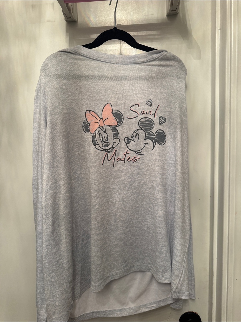 Disney Light Gray Long-Sleeve 'Soul Mates' Minnie & Mickey Tee